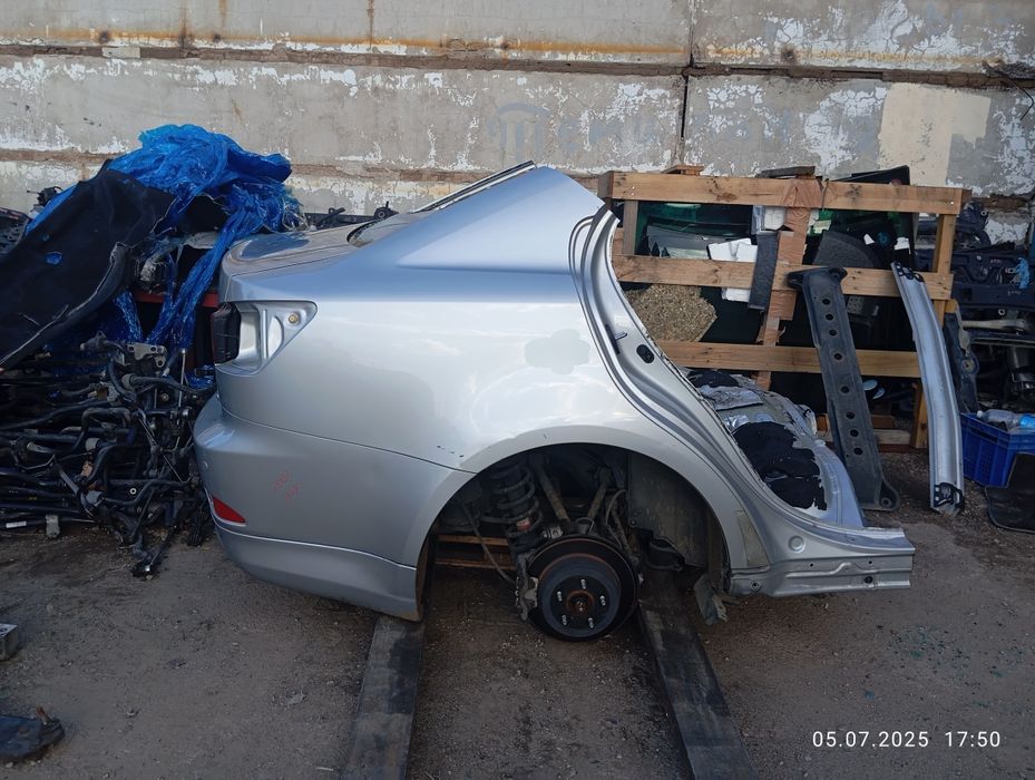Задняя часть Lexus IS 250