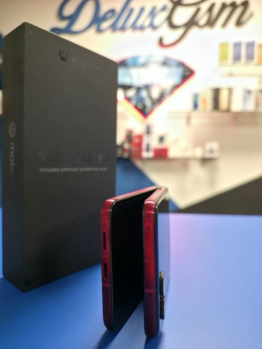 Motorola Razr 60 Ultra / Pantone Rio Red / DeluxGSM