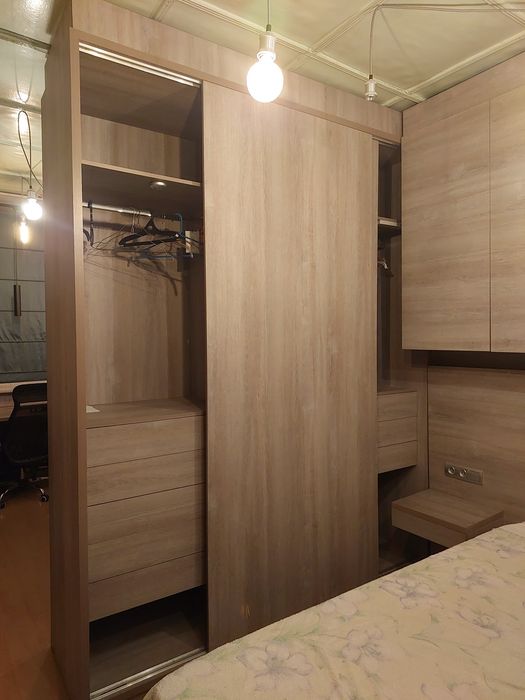 Гарнитур в спальню б/у