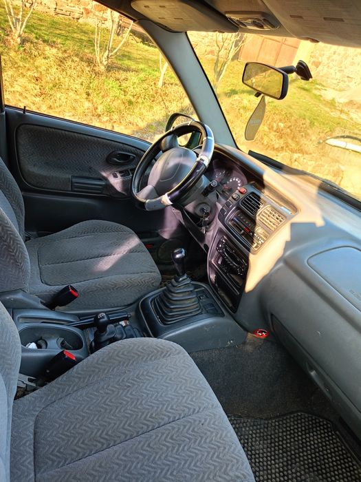 Suzuki Grand Vitara an 2005 moto 4*4r 2L