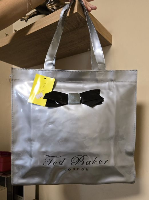 Ted Baker нова с етикета дамска чанта