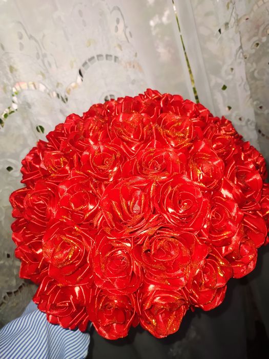Букеты из атласных роз