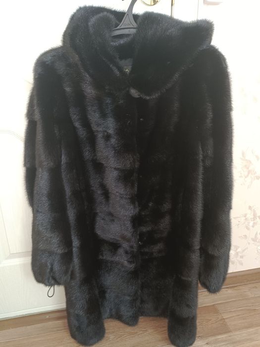 Продам норковую шубу.