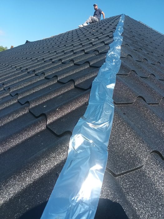 Acoperișuri Premium – Reparații, Velux, Opritori Zăpadă, Deszăpezir