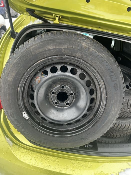 De vanzare set cauciucuri si jante