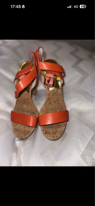 Sandale de damă Michael Kors din piele portocalie, cu toc înalt și barete în jurul gleznei, mărimea 37 (EUR) / 4 (UK).