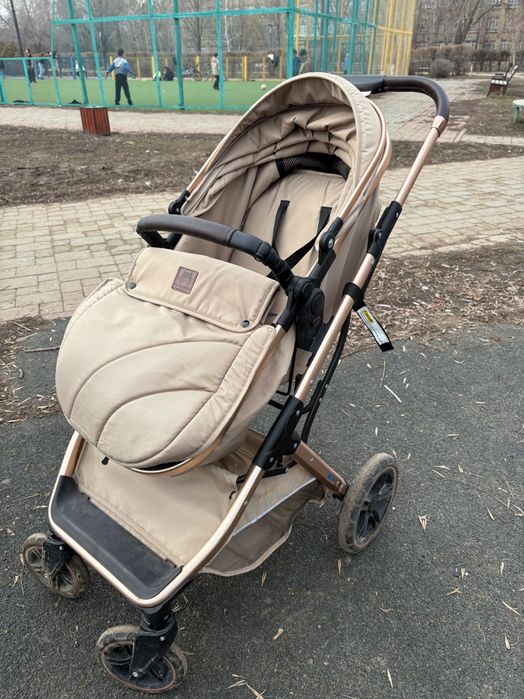 Продаю Прогулочная коляска- трансформер Ining Baby.