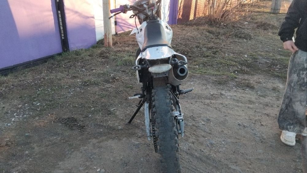 Мотоцикл эндуро 06