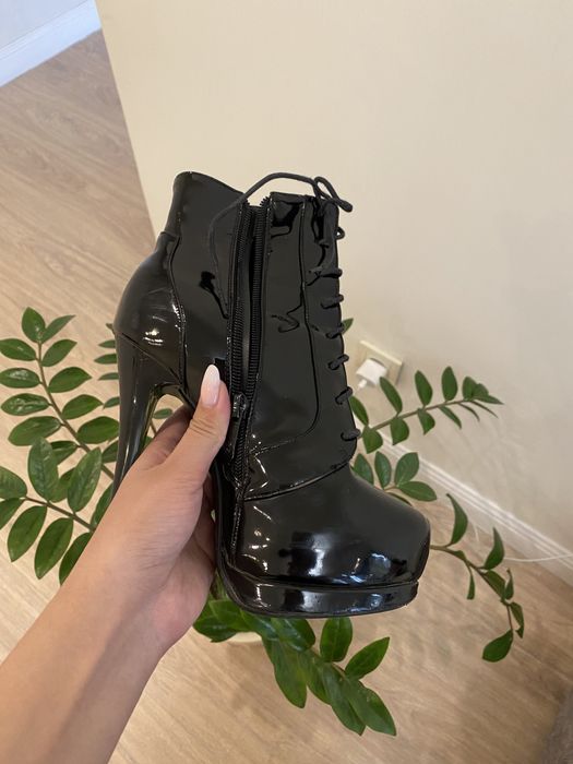 Продам ботинки