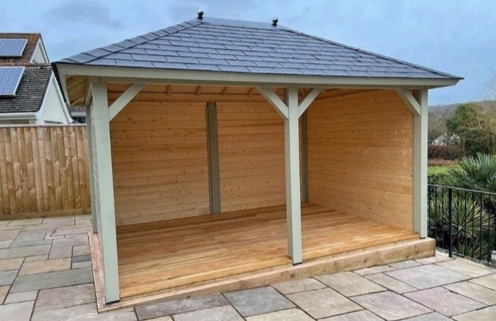 Vând foișoare din lemn