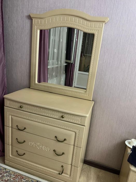Продам спальный гарнитур