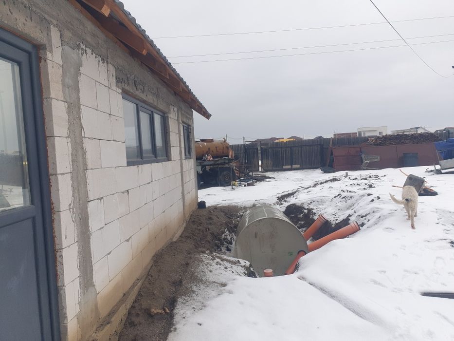 Vând teren cartier Narcise