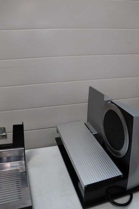 Слайсър, Graef S 32000 Електрическа машина за рязане неръждаема стомана, 170W,(алуминий, неръждаема стомана, 237мм, 343мм, 252мм, 393мм)