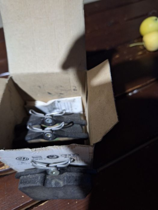 Продам тормозные  колодки(оригинал)