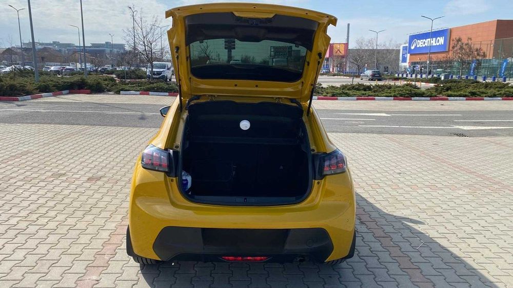 Vand Peugeot 208 Benzina Unic proprietar