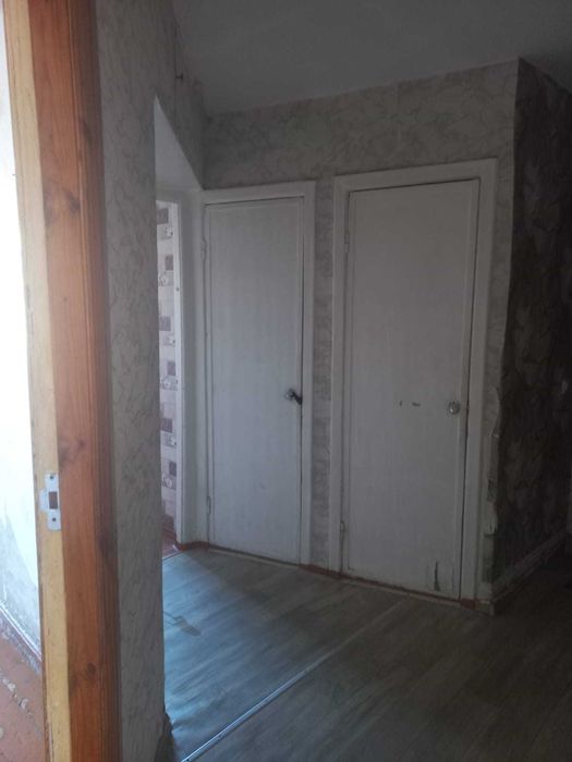 Продам 2 комн. квартиру район кафе  Мороженое