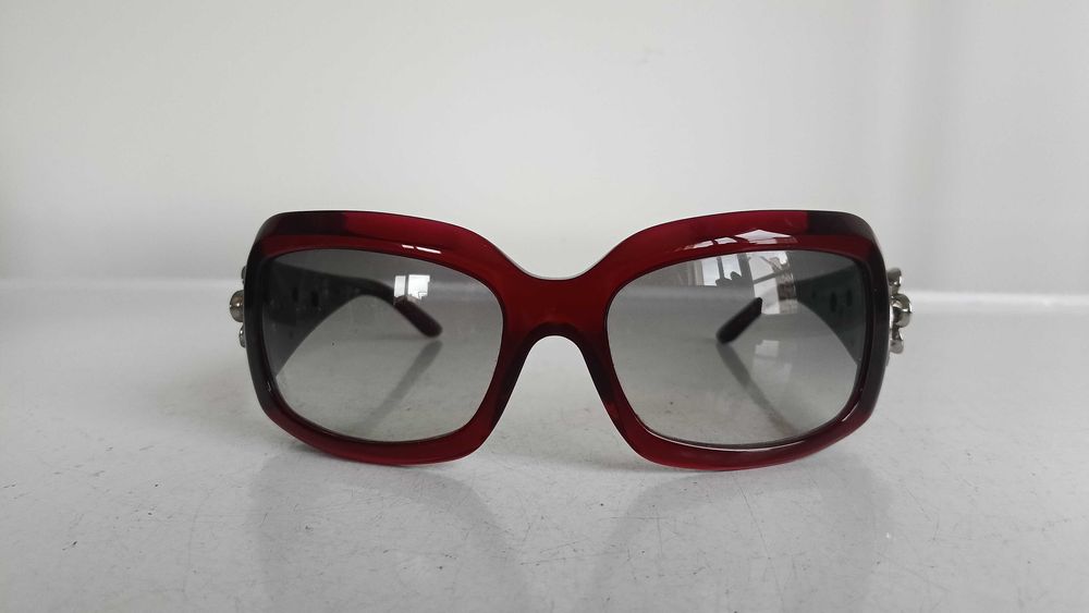 Bvlgari, серия  "Flower"  в цвят бордо. Дръжките са богато украсени с цветя, инкрустирани с розови кристали Swarovski