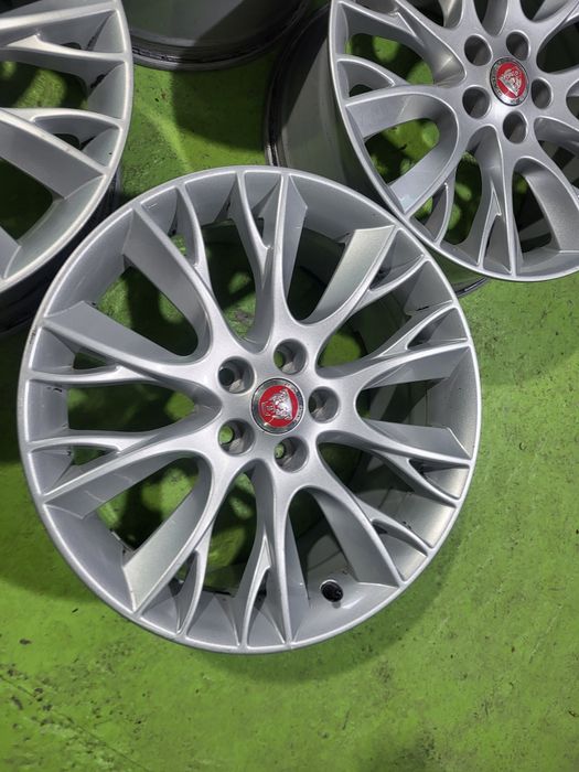 18 5x108 Jaguar лети джанти 5х108 ягуар