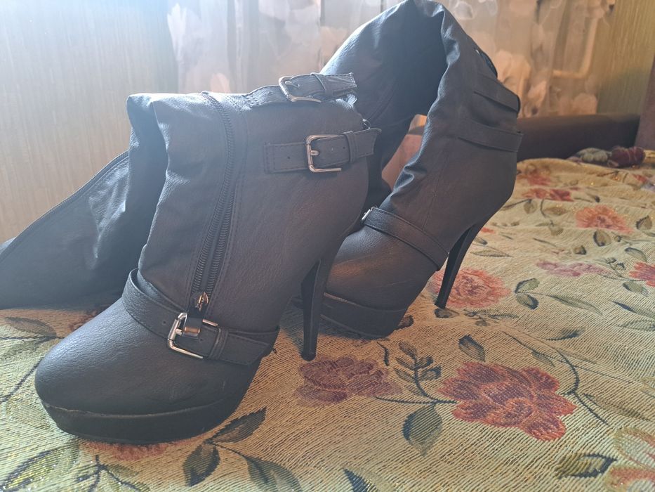 Сапоги на шпильки