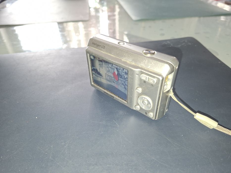 Samsung ES 15, Inteligent LCD, 10,2 MP, cu husă transport,fără card SD