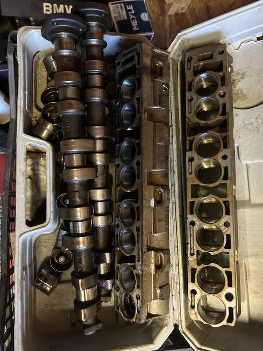 Vând motor 1.8is BMW e36 întreg sau dezmembrez