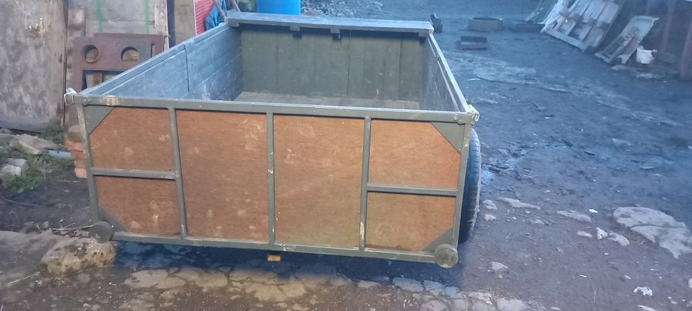 Ремарке ръчно направен