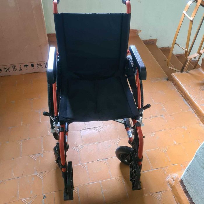 Продам инвалидное кресло
