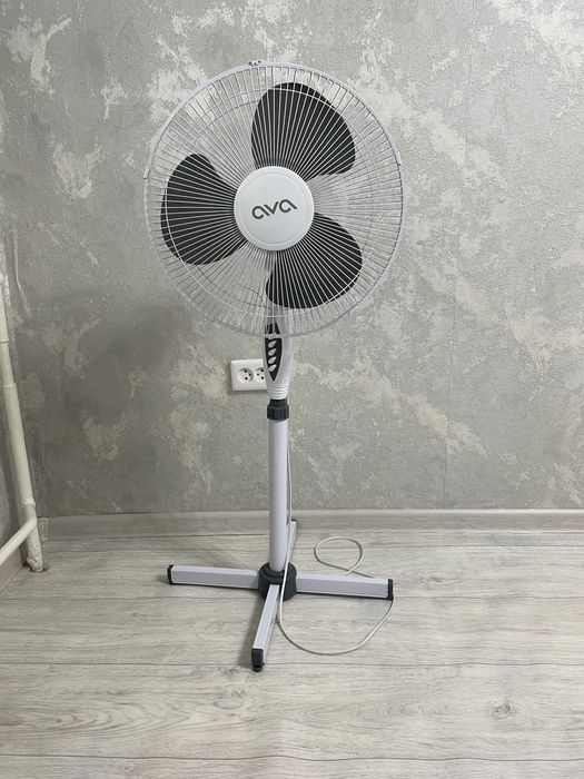 Вентилятор AVA белый