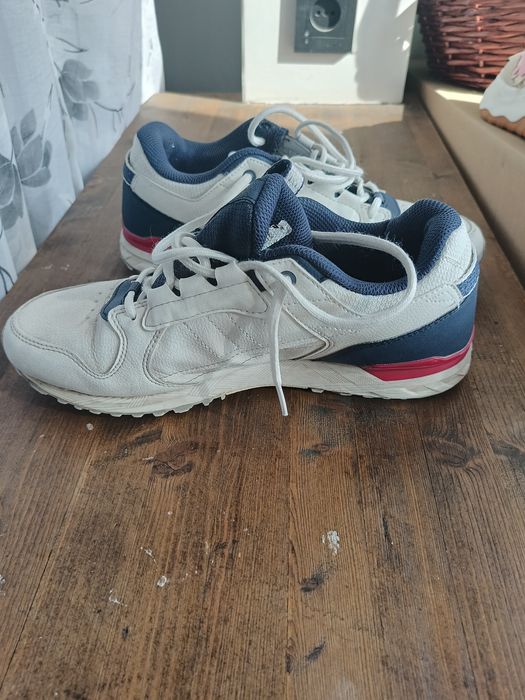 Продам кроссовки xtep б/у