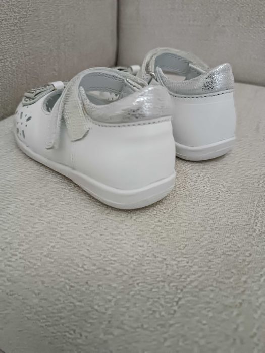 Детски отворени обувки