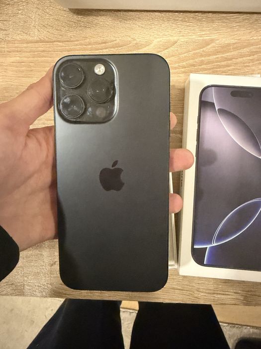 iPhone 16 Pro Max