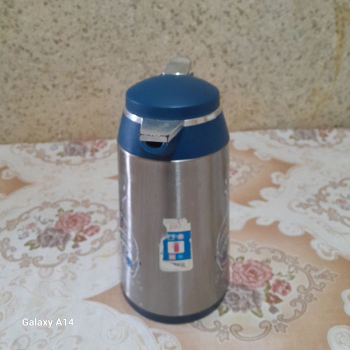 Продается чайник термос .в хорошем  состоянии.