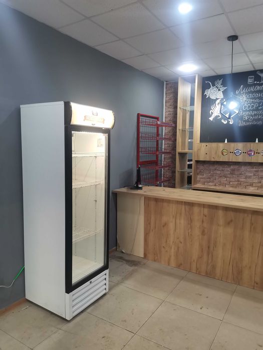 Холодильник под напитки.