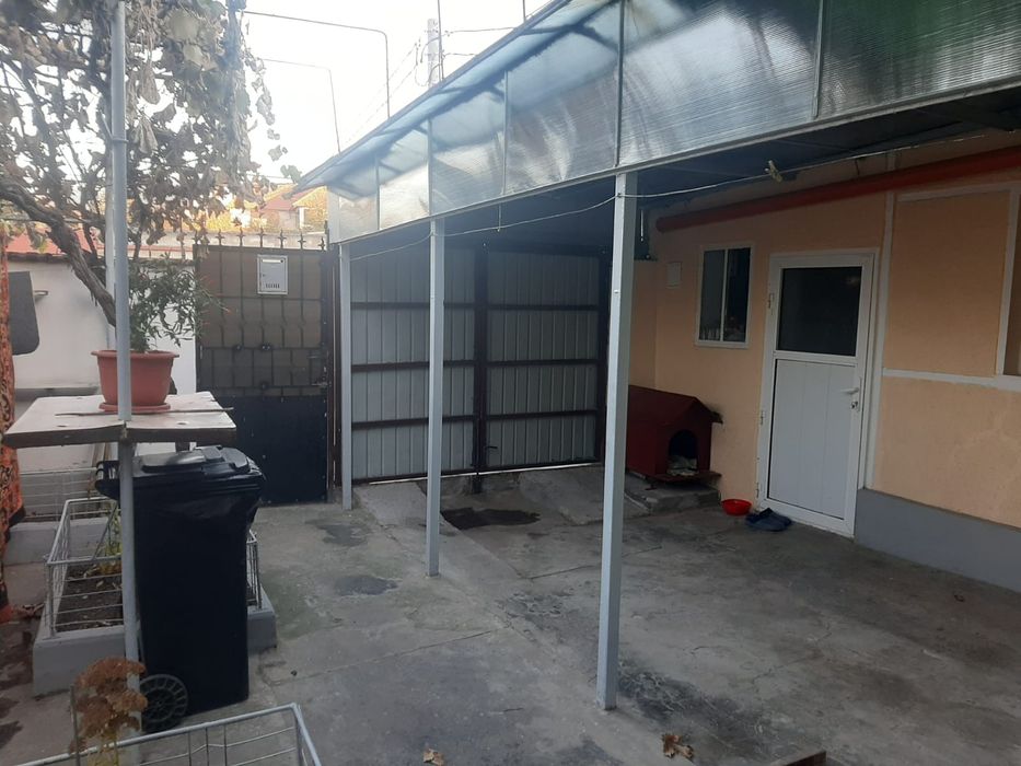 Vând casă 5 camere Medgidia