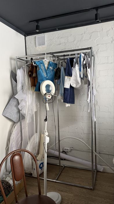 Продам металические белые стойки