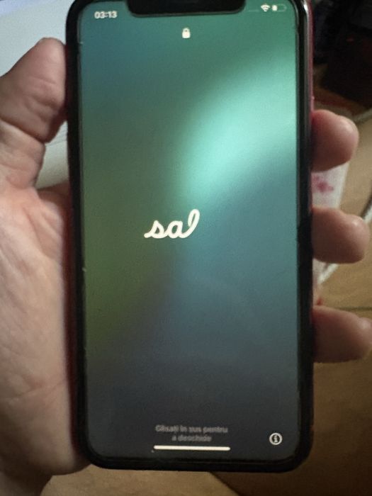 Iphone xr culoarea rosie