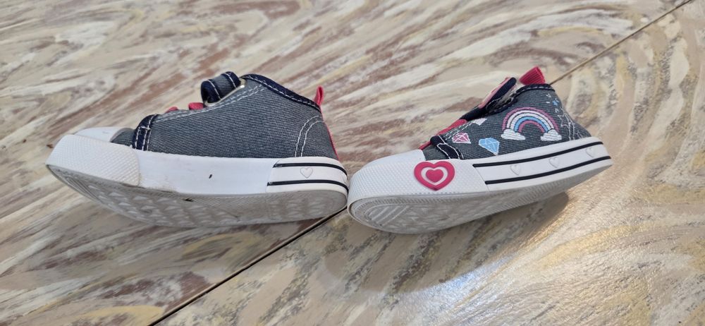 Бебешки обувки размер 19-20