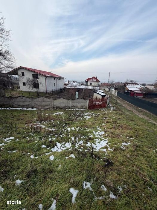 Teren de 6700mp, la intrarea in Filiasi ,la 50m de str. Racoteanu