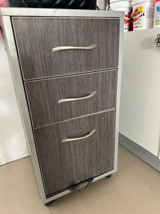 Тумбочка для салона