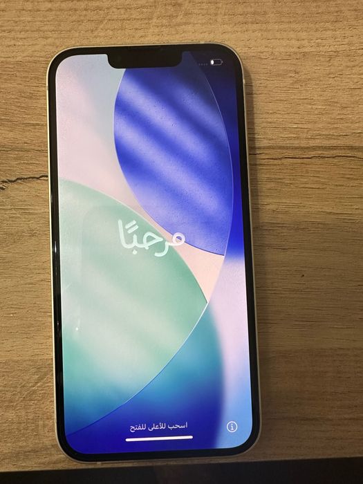 Продавам iPhone 13 128gb. В отлично състояние,с 9 броя кейсове и зарядно.