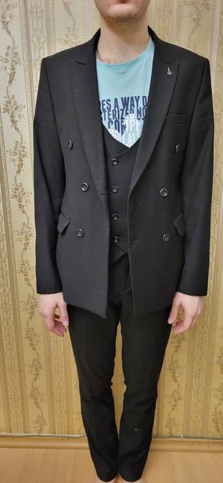 Костюм тройка размер S