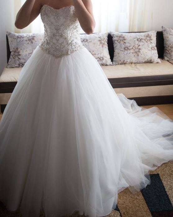 Vand rochie mireasa