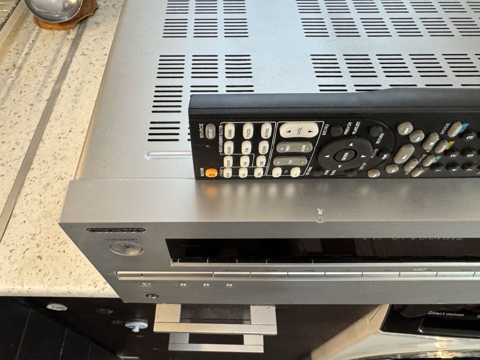 Onkyo TX-NR626 Bluetooth Wi-Fi