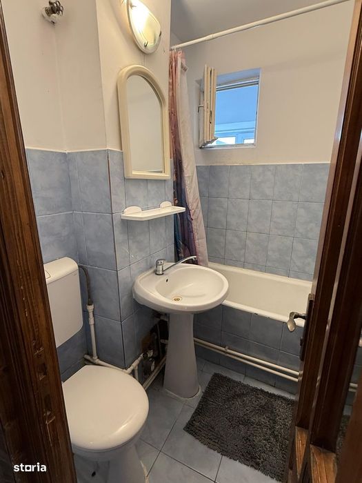 Ofer spre închiriere garsoniera zonă centrală