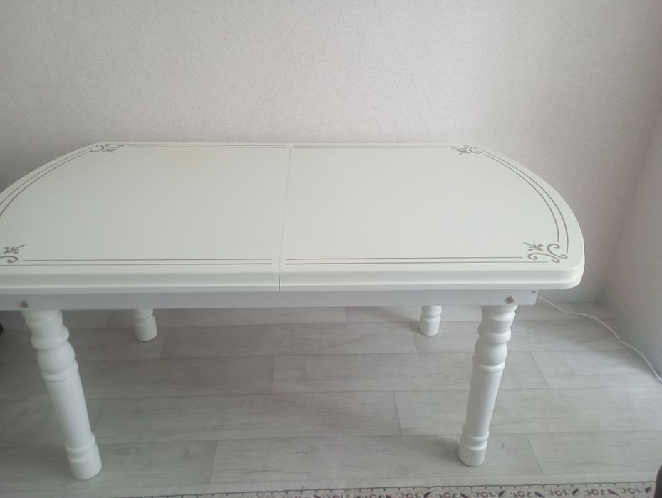 Срочно продается стол раздвижной