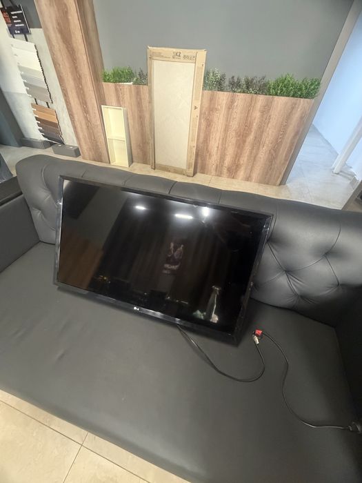 Телевизор LG буу
