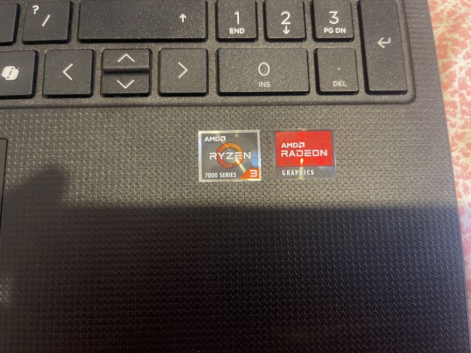 Vand Laptop 15-fcOxxxx 8 gb ram ddr5