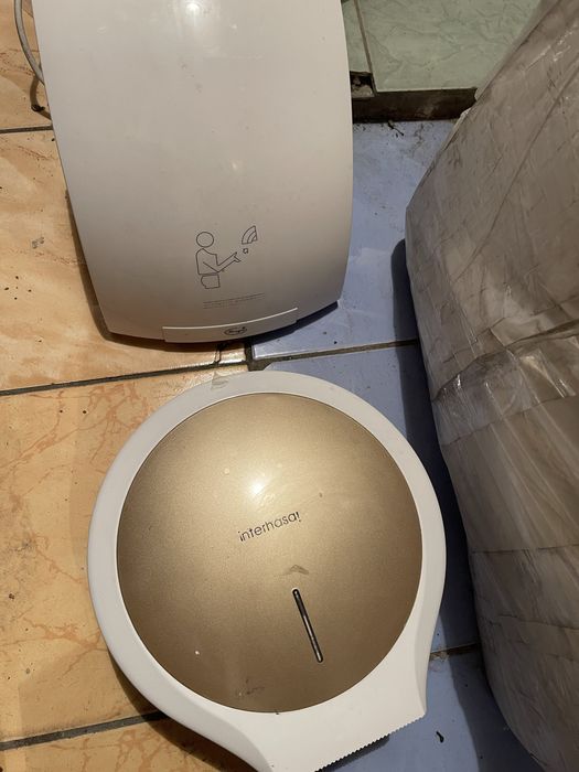 Продам диспенесер для туалетной бумаги, сушилка для рук