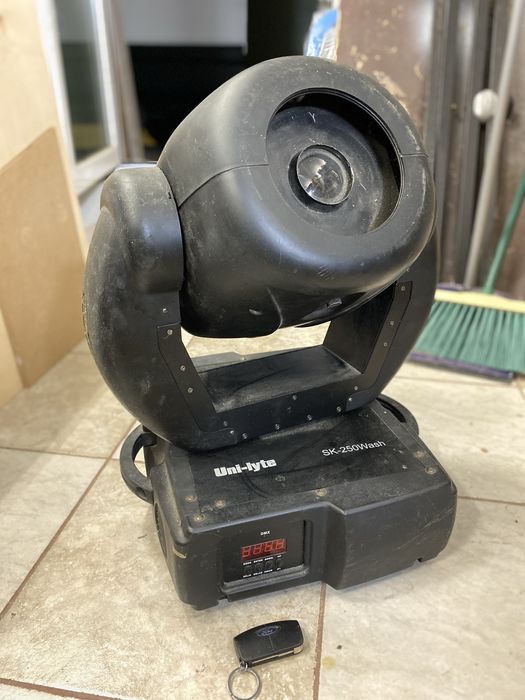 Намаллен!!!Moving Head Uni-Lite SK-250Wash