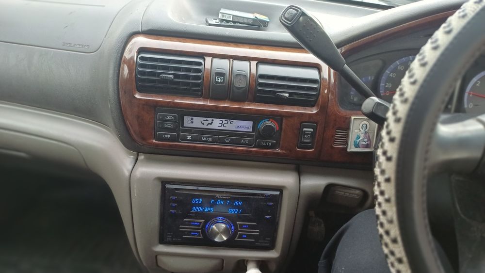 Nissan Rnessa Quattro